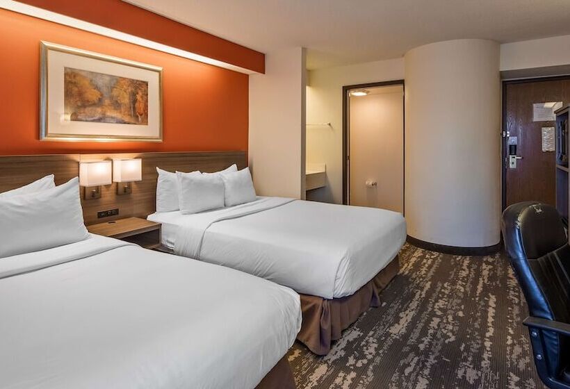 Номер Стандарт 2 Двуспальные Кровати, Charlevoix Inn & Suites Surestay Collection By Best Western