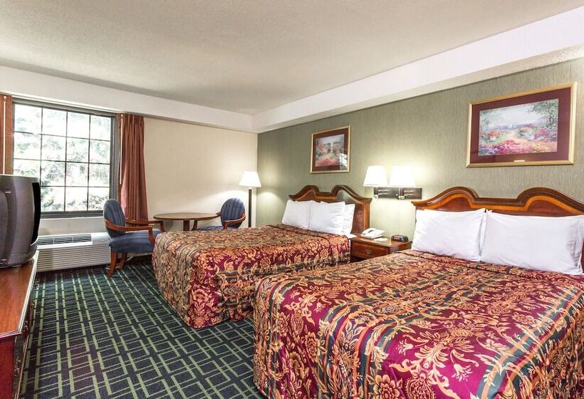 Номер Стандарт 2 Двуспальные Кровати, Days Inn By Wyndham Dumfries Quantico