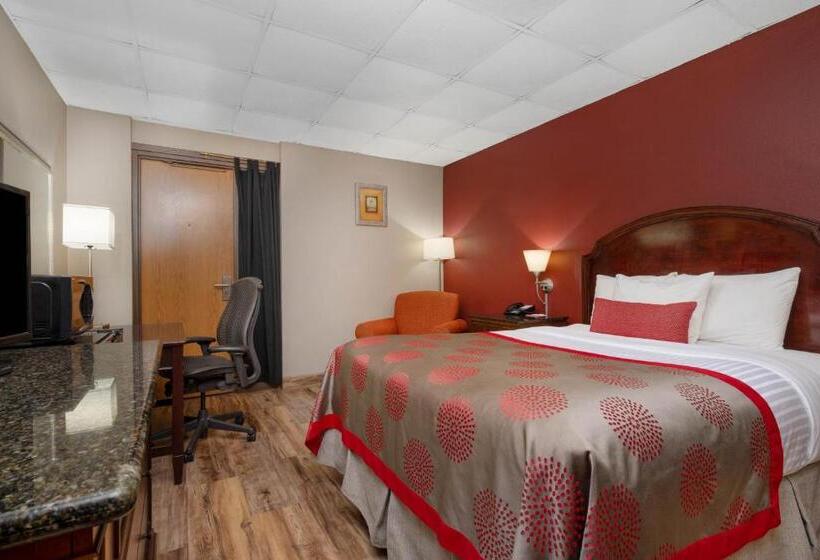 キングサイズベッドのスタンダードルーム, Ramada By Wyndham Albert Lea