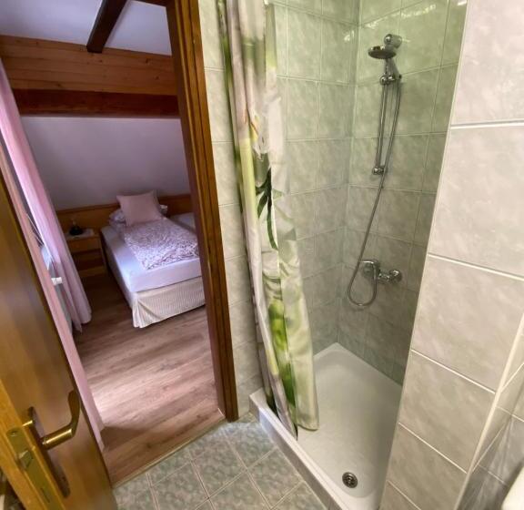 اتاق استاندارد با بالکن, Hiša Planšar Bohinj Accommodations