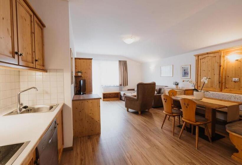 Апартаменты 2 Спальни с Балконом, Residence Hirzer