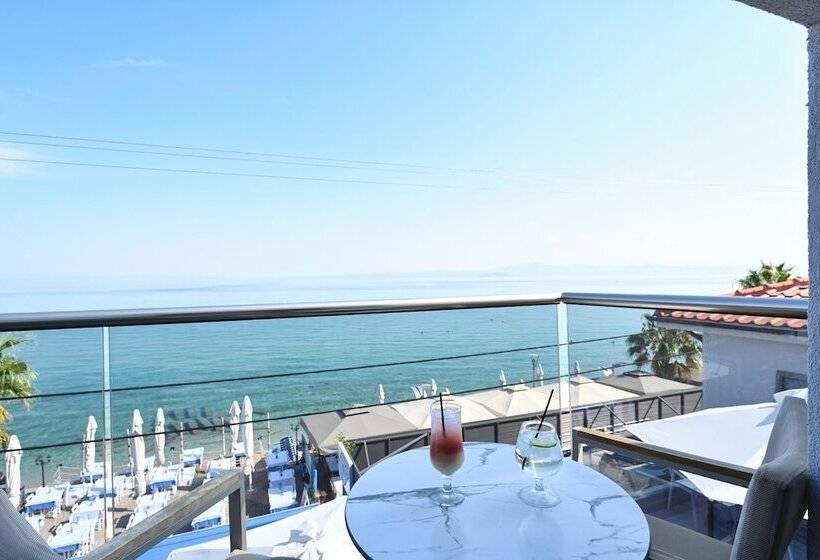 سوییت جونیور با چشم‌انداز دریا, Emily S Luxury Suites
