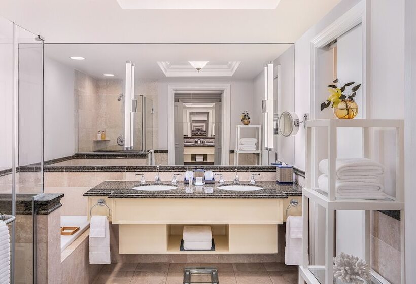ジュニアスイート, Yacht Club At The Boca Raton Resort