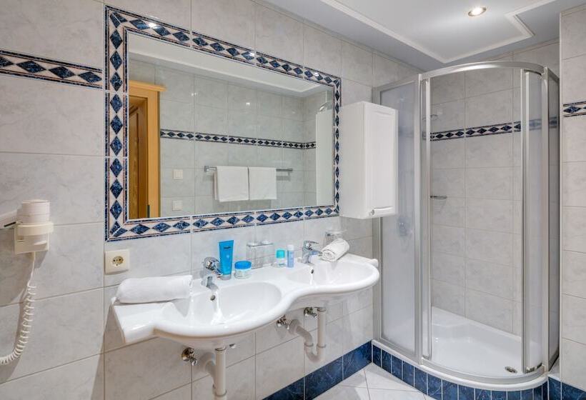 Семейные Апартаменты 3 Спальни, Apparthotel Talhof, Restaurant, Pool Und Spa