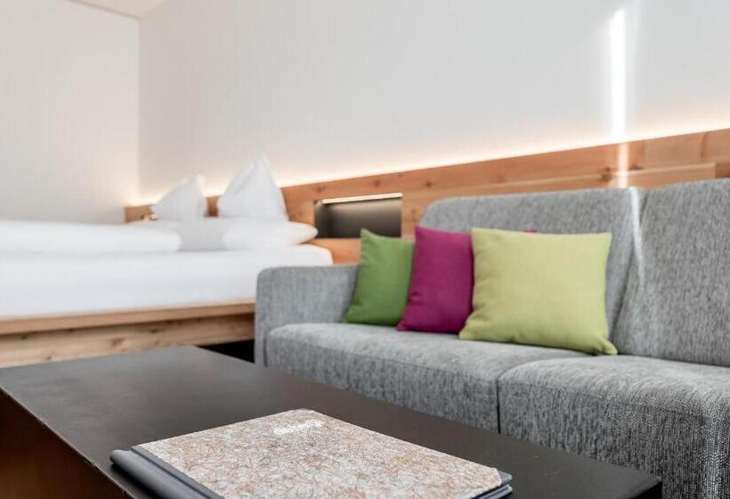 Номер Стандарт с Балконом, Die Berge Lifestyle Hotel Sölden