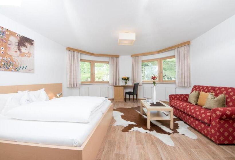 اتاق استاندارد با چشمانداز کوهستان, Maiensee