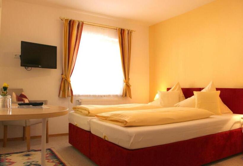 Апартаменты 2 Спальни, Pension Falkensteiner