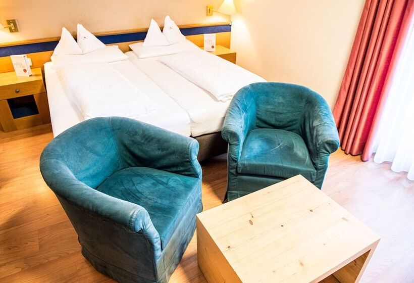 Номер Стандарт с Балконом, Alphotel Stocker Alpine Wellness