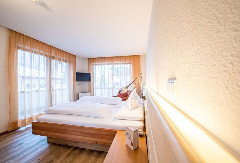 Полулюкс с Балконом, Alphotel Stocker Alpine Wellness
