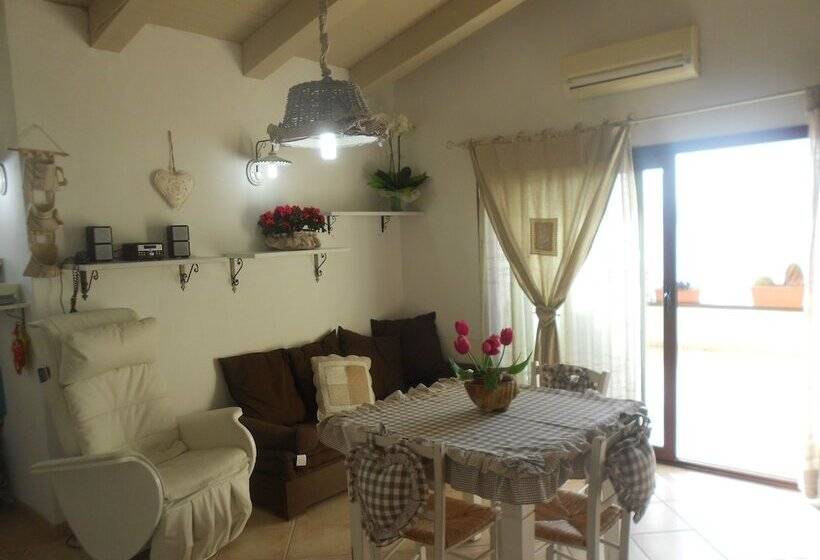 Suite with Terrace, Tabby