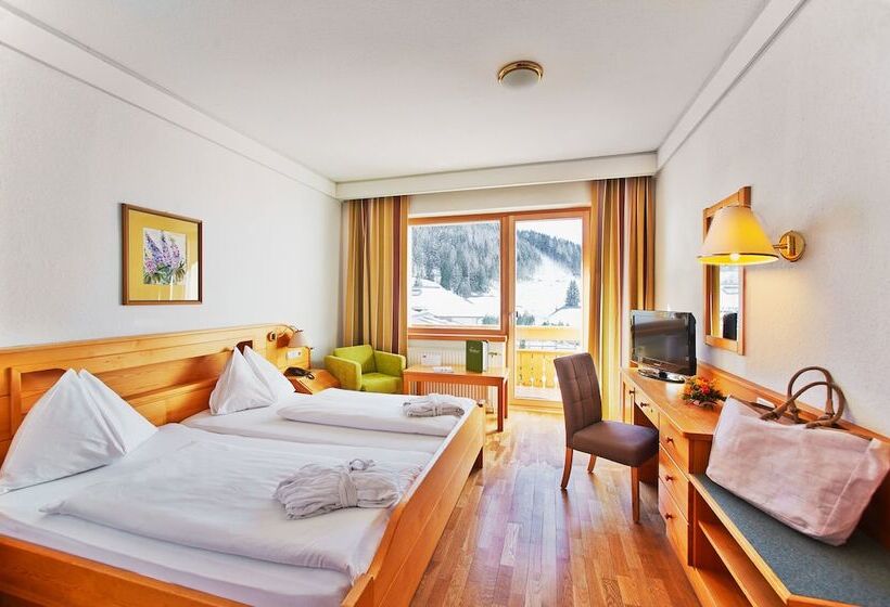 اتاق استاندارد با چشم‌انداز کوهستان, Nockresort