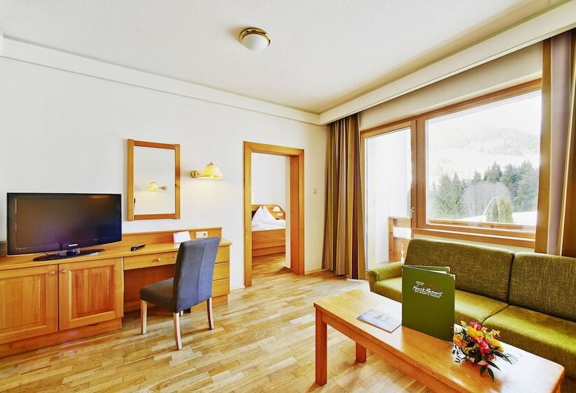 سوییت با چشم‌انداز کوه, Nockresort