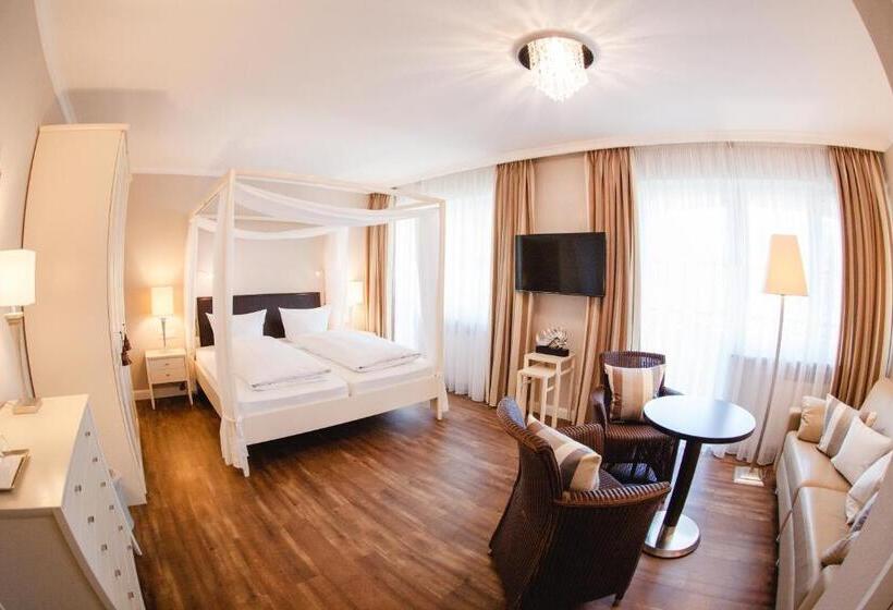 Полулюкс, Hirsch1783 Hotel Landhaus