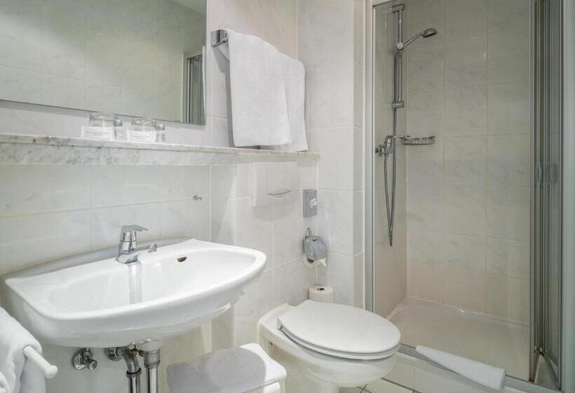 Номер Стандарт, Parkhotel Am Taunus