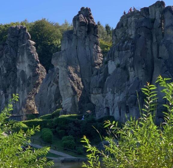 Номер Стандарт, Teutonia