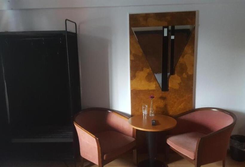 Номер Стандарт Совместная Ванная, Gz Hostel Bonn
