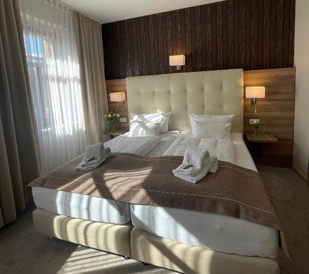标准间, Zur Altstadt   Am Fuße Der Osterburg Gaststätte, Pension, Fewo