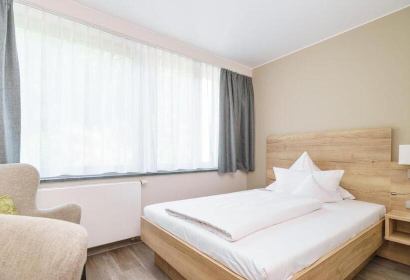 Номер Стандарт, Forsthaus Grüna Betreiber Gmbh