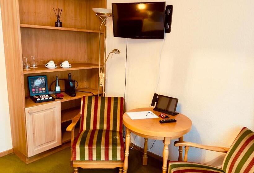 Номер Стандарт с Балконом, Restaurant Adler Stube