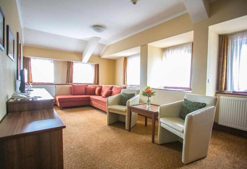 Люкс, Bassiana Hotel Es Etterem