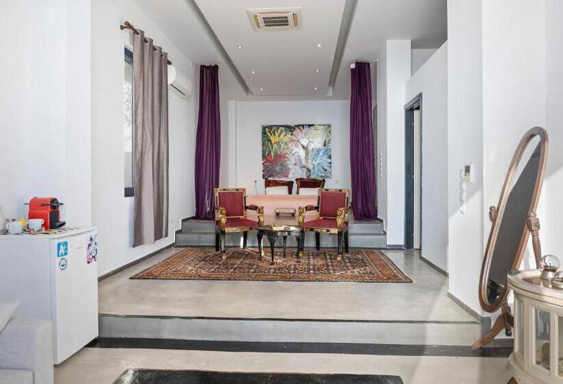 סוויטה משפחתית, Serenity Boutique Suites