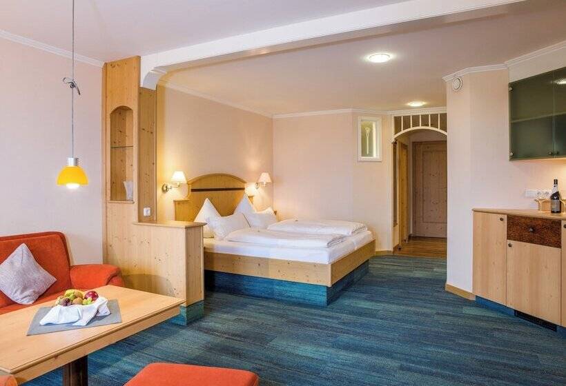 Полулюкс, Panoramahotel Grobauer
