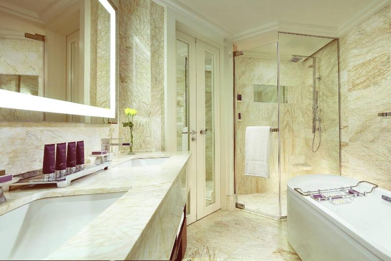디럭스 룸, The Ritz   Carlton, Bangalore