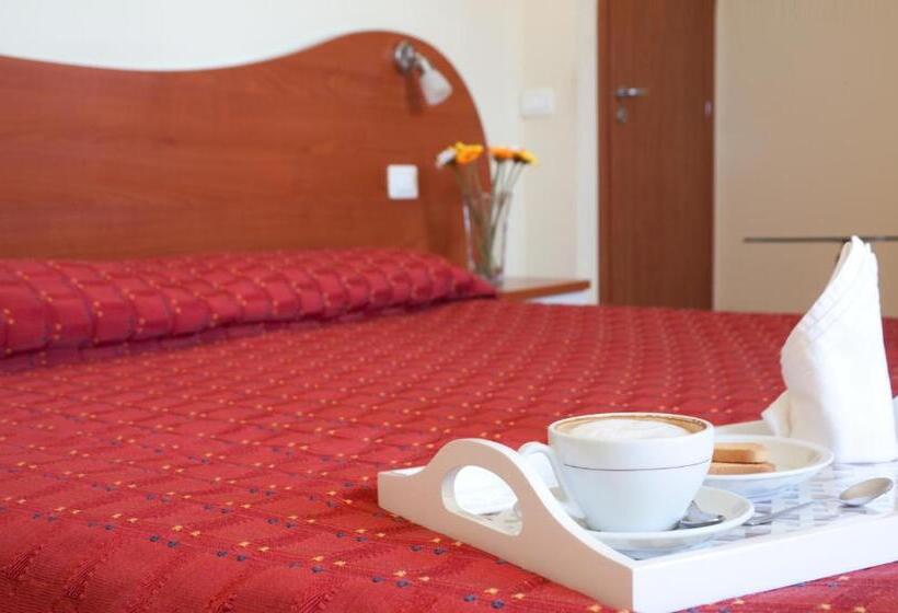 اتاق استاندارد چهار تخته, Motta Residence