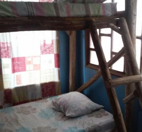 공동 객실, Lunas Hostel