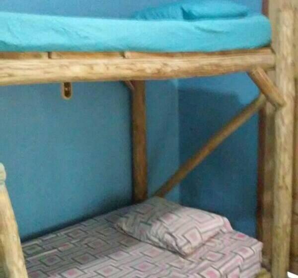 공동 객실, Lunas Hostel