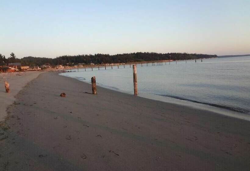 Дом 1 Спальня, Beachfront Mutiny Bay Cabin