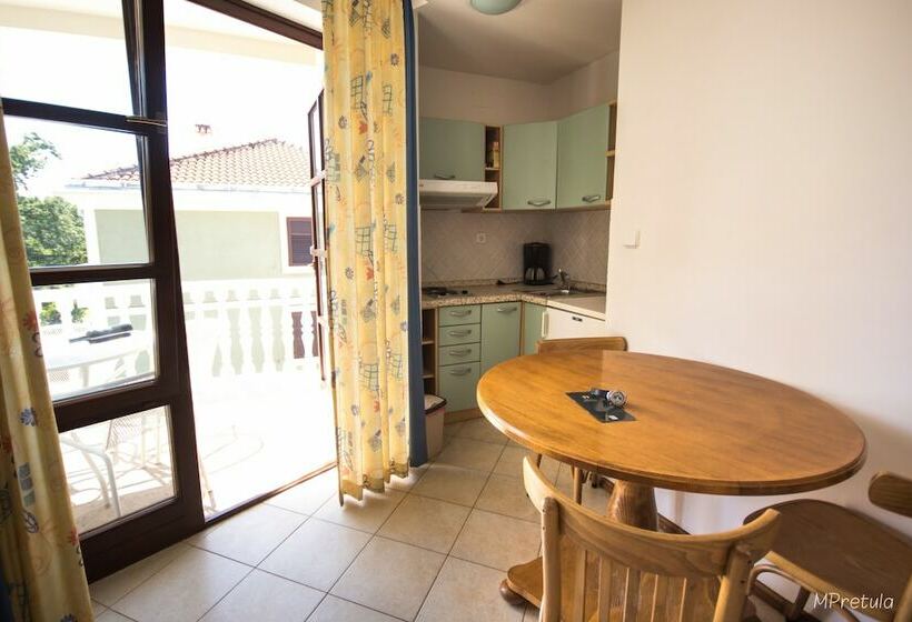 Апартаменты 1 Спальня, Apartments And Rooms Degra