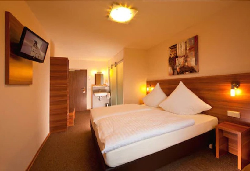 Номер Стандарт Трехместный, Astay Hotel Greding