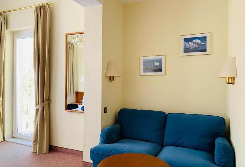 غرفة قياسية مطلّة علي البحر, Seehotel Neue Liebe