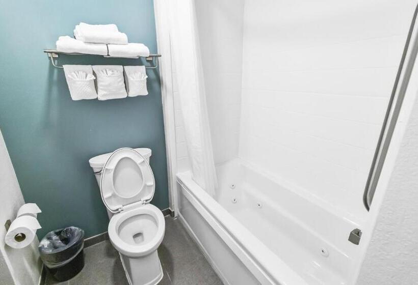 חדר סטנדרט שתי מיטות זוגיות, Suburban Studios By Choice Hotels   Award Winning   New 2024   Walk To Eateries & Grocery   Ultra Sp
