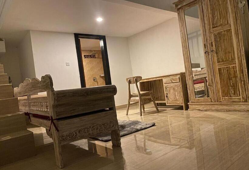 Номер Стандарт с Балконом, Odadi Guesthouse