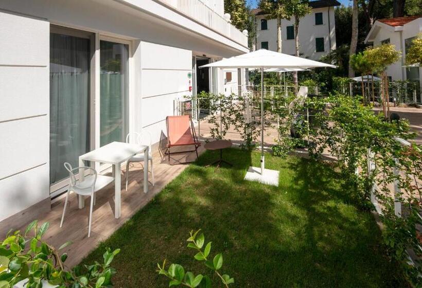 Апартаменты 1 Спальня Нижний Этаж, Elegance Riccione