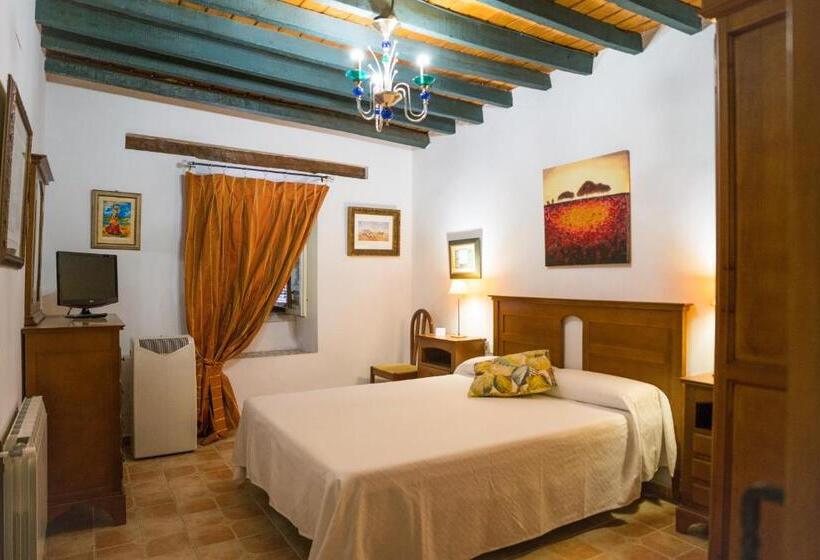 Номер Стандарт, La Aldaba, Antigua Casa De Labor
