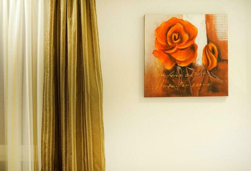 Номер Deluxe, Main Street Studio And Rooms