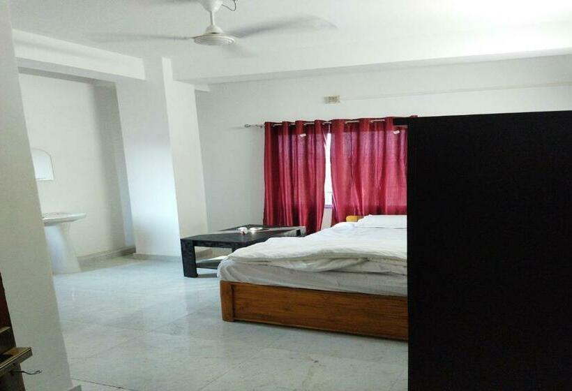 豪华三人间, Oyo 85693 Assam Inn