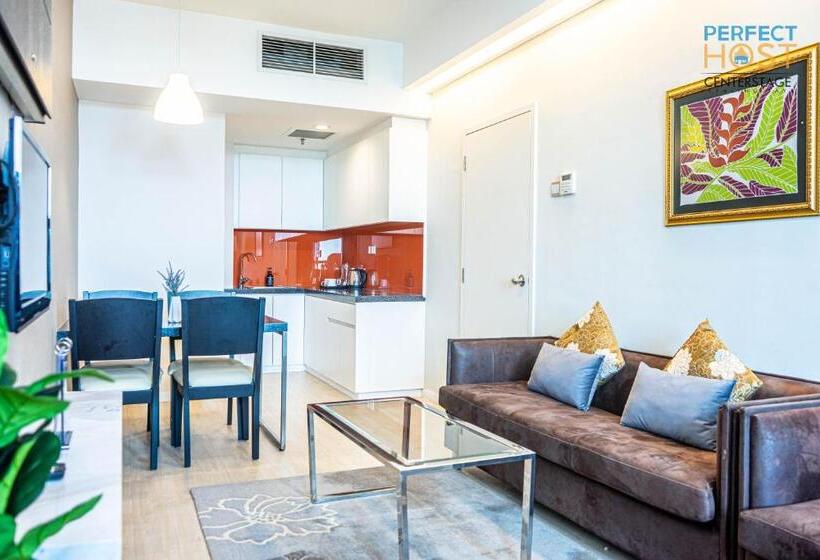 デラックススタジオ, Centrestage Petaling Jaya  Perfect Host