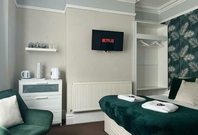 اتاق لوکس با تخت بزرگ, Calm Sea Guesthouse