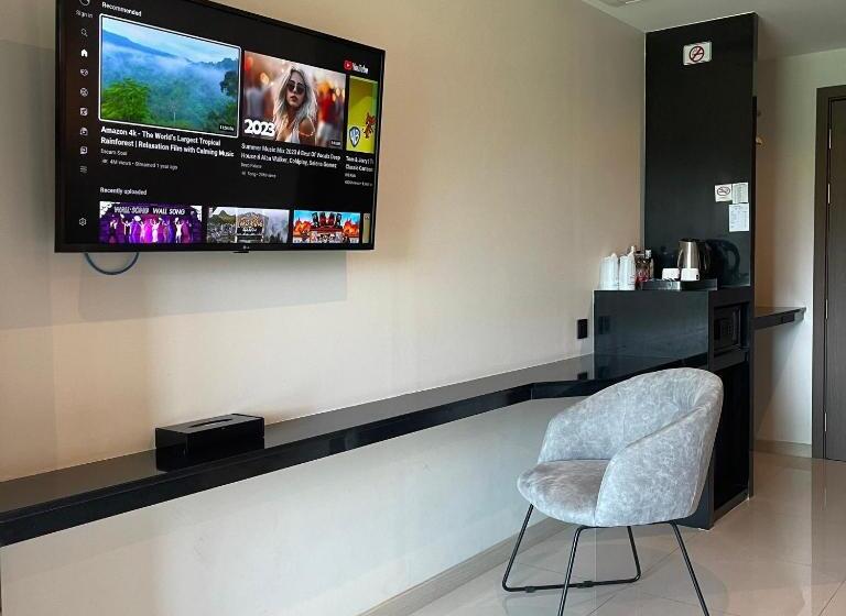 Люкс Кровать Кинг, The Tj Hotel Jomtien