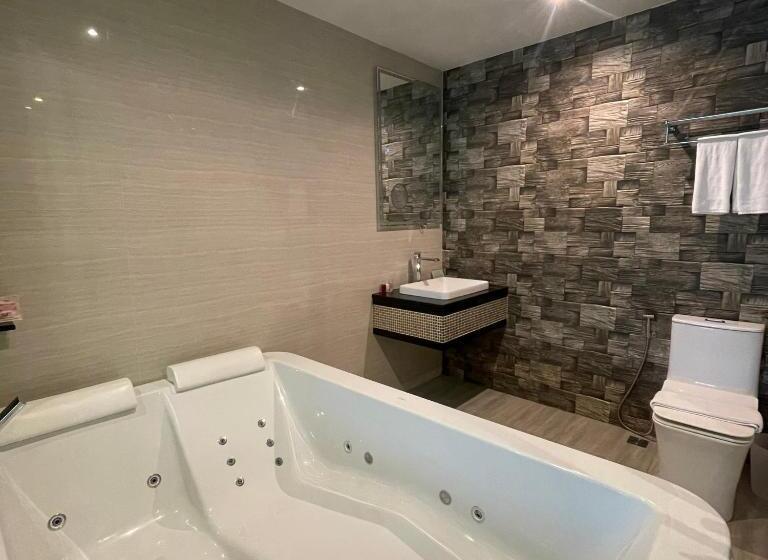 Люкс Кровать Кинг, The Tj Hotel Jomtien