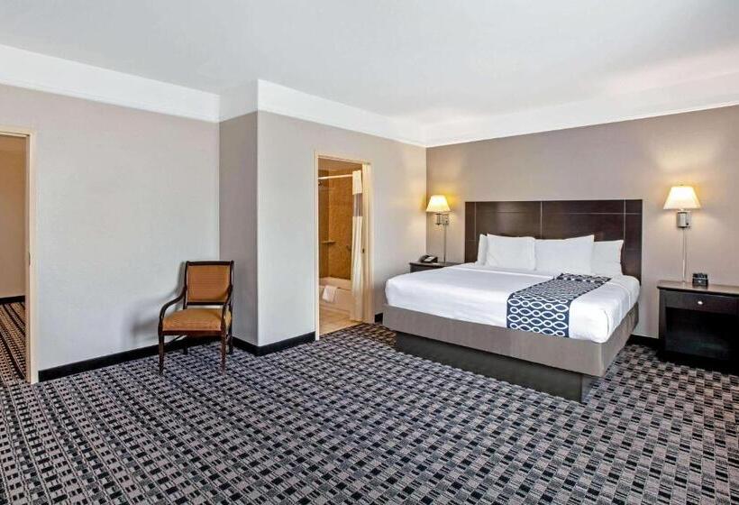스위트 킹사이즈 침대, La Quinta By Wyndham Deer Park
