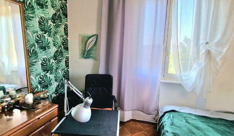 اتاق استاندارد با چشم‌انداز کوهستان, Monstera Room Vicino Al Centro