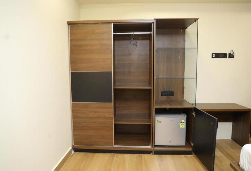带大床的标准间, Kans One Madipakkam