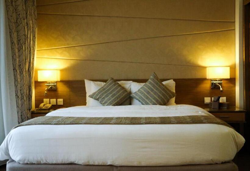 Апартаменты 2 Спальни, Golden Tulip Dammam Corniche