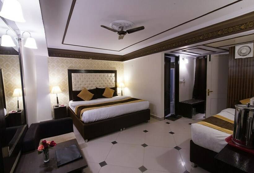 디럭스 룸, Ashirwad Hotel And Spa