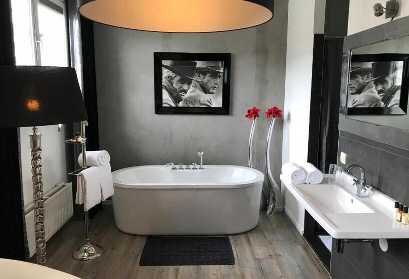 Номер Deluxe, Huis Van Bewaring